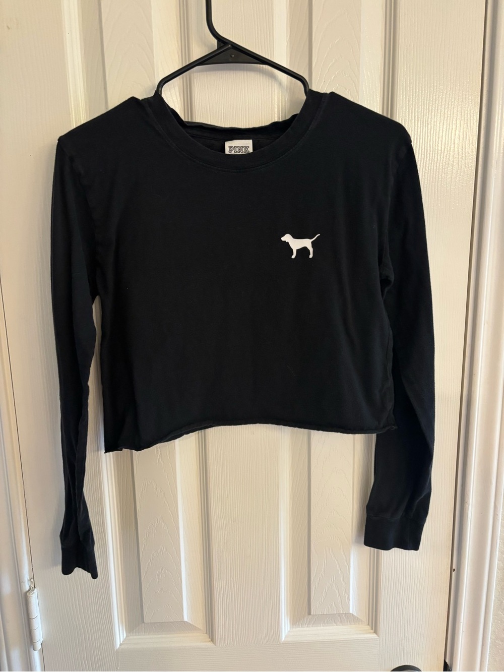 PINK Victoria’s Secret Women’s XS Black Cropped Long Sleeve Logo Shirt